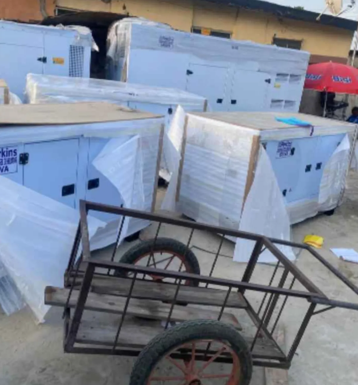 free installation for 100kva perkins soundproof diesel generator available - Image 1