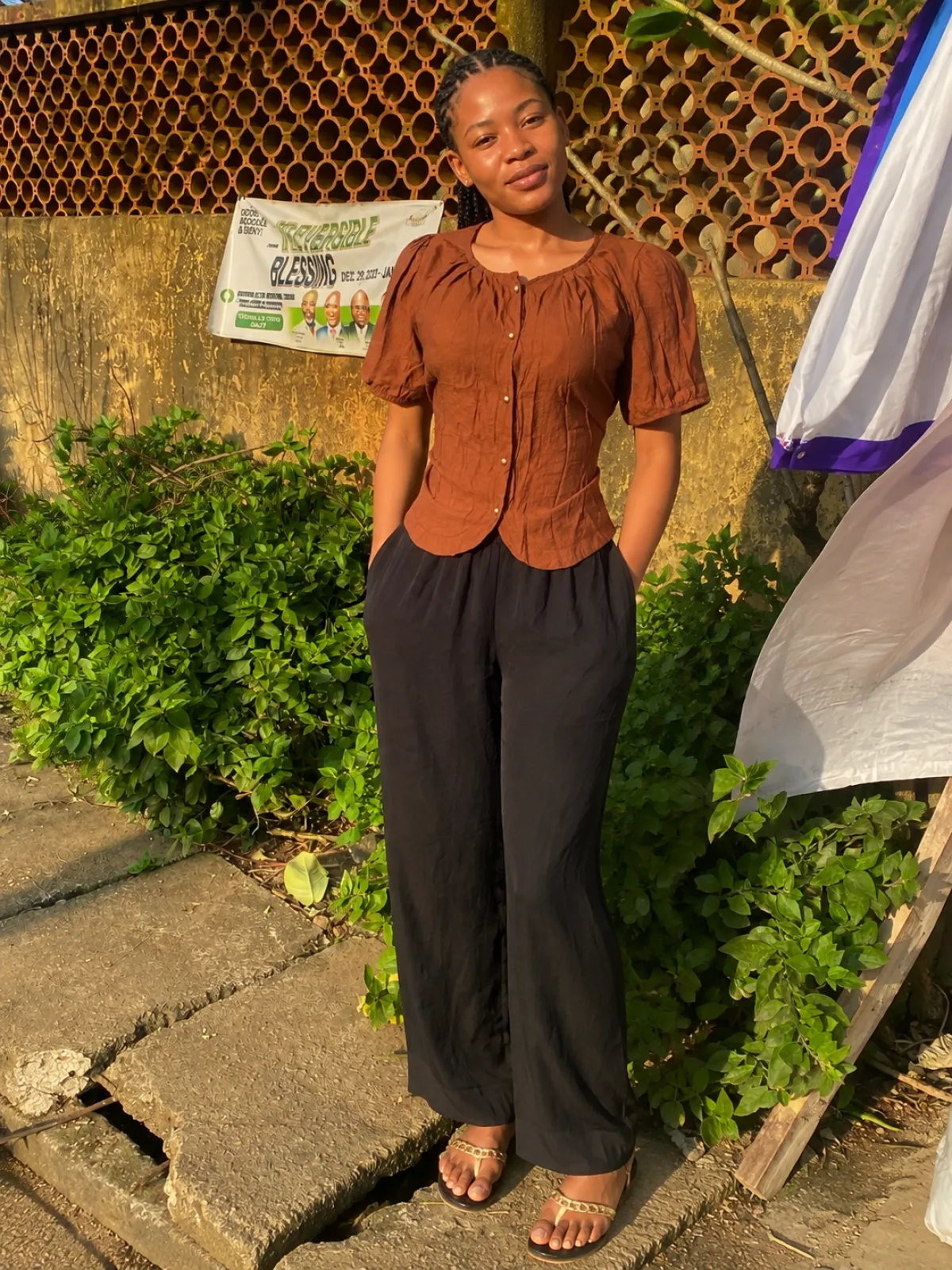 wears - Image 1