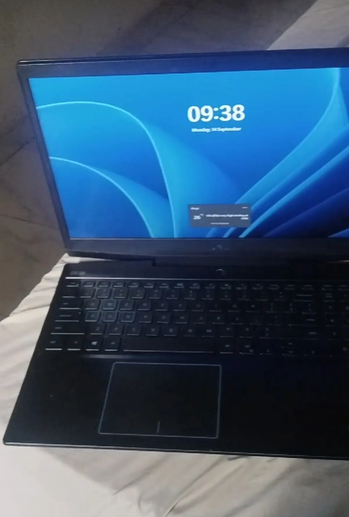Laptop - Image 2