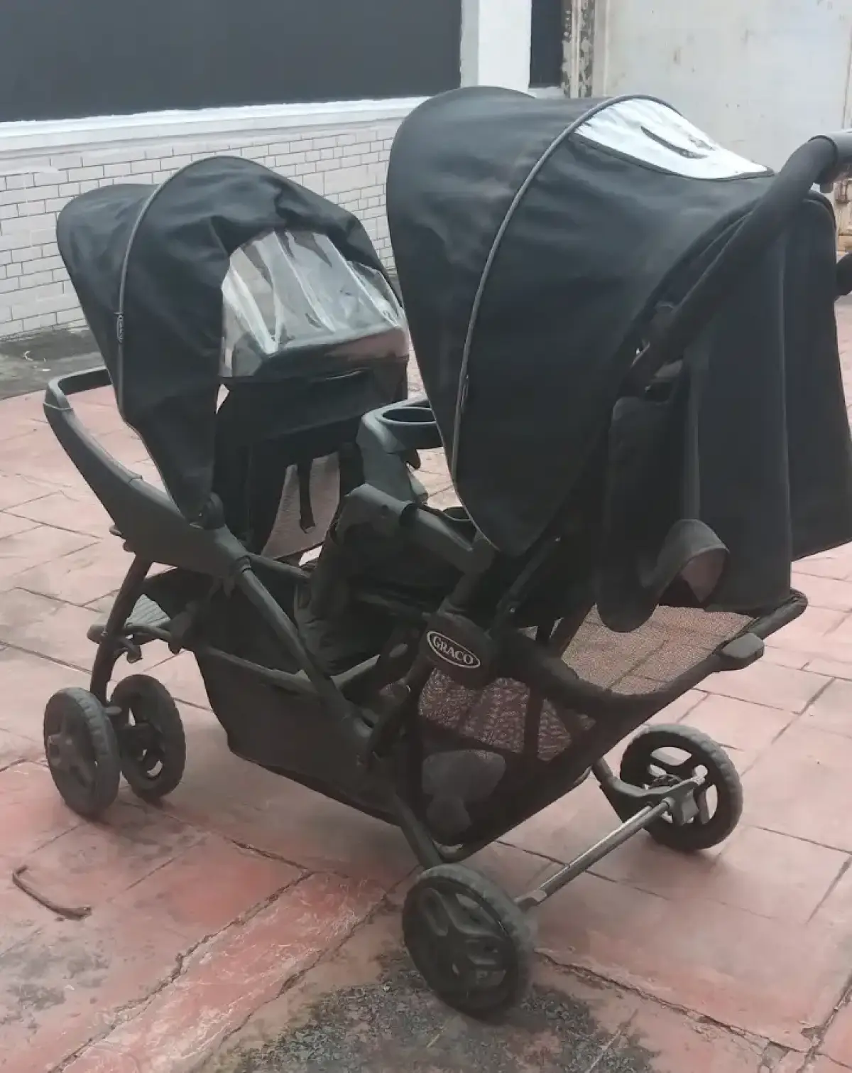 Graco double stroller - Image 1