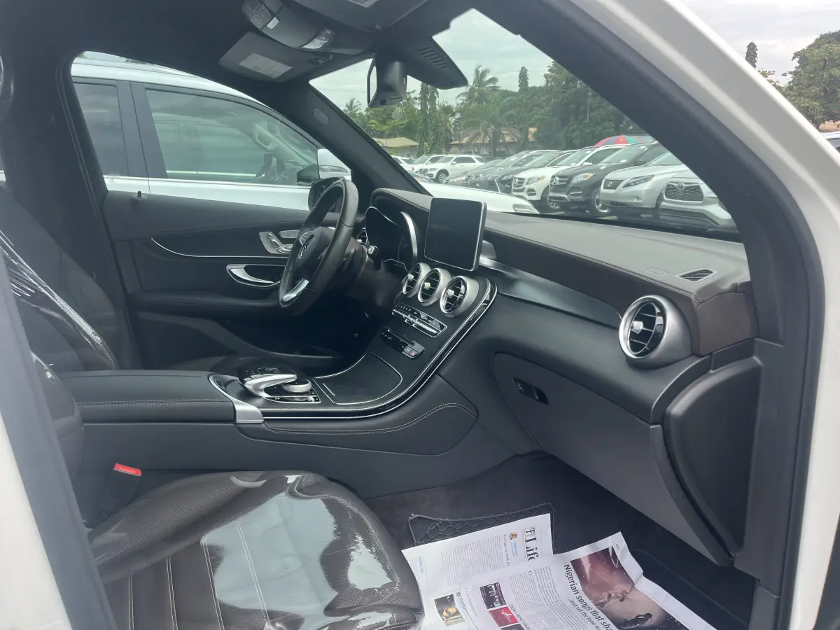 Foreign Used 2016 mercedes Benz Glc300 - Image 4