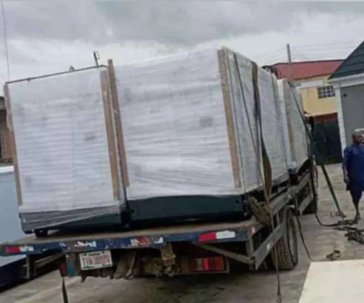 Heavy-Duty 150kva perkins soundproof diesel generator available