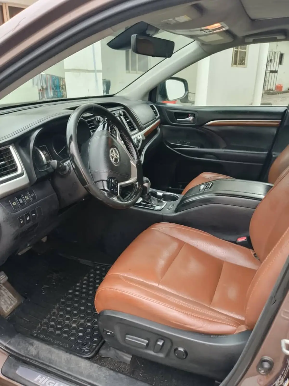 Toyota Highlander - Image 4