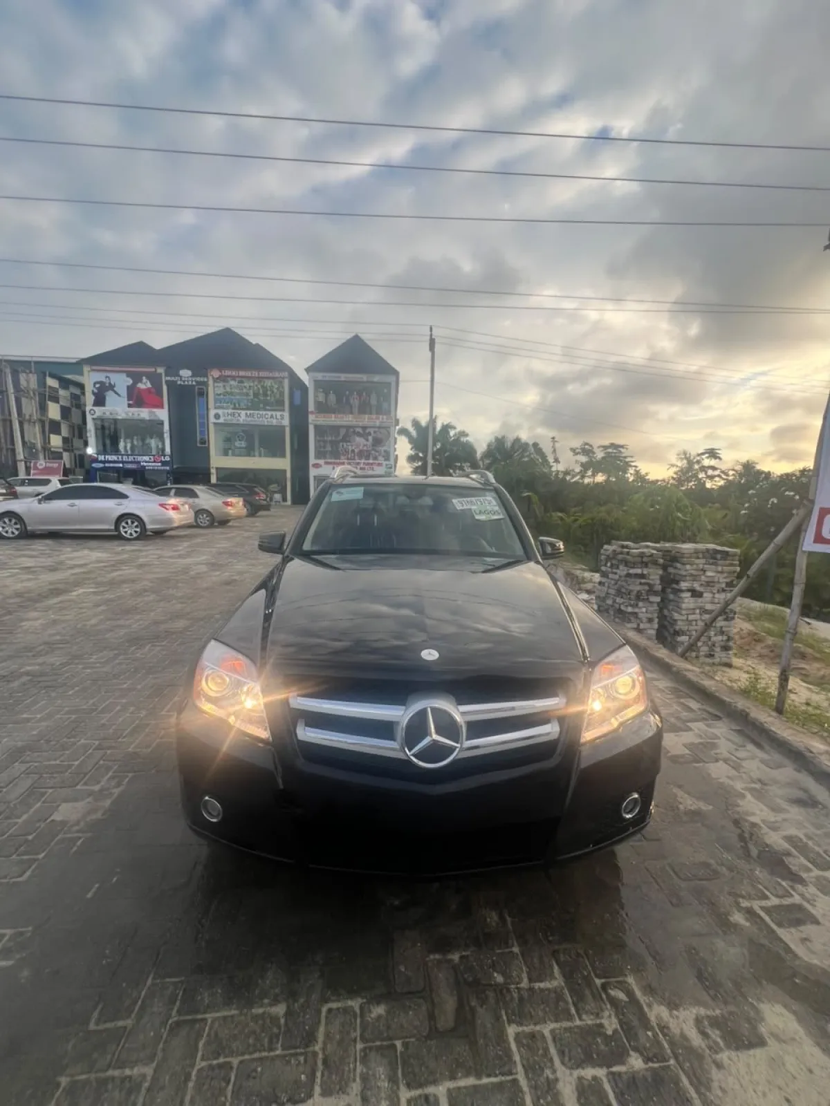TOKUNBO 2010 Mercedes Benz GLK350 4Matoc Fullest Option - Image 9