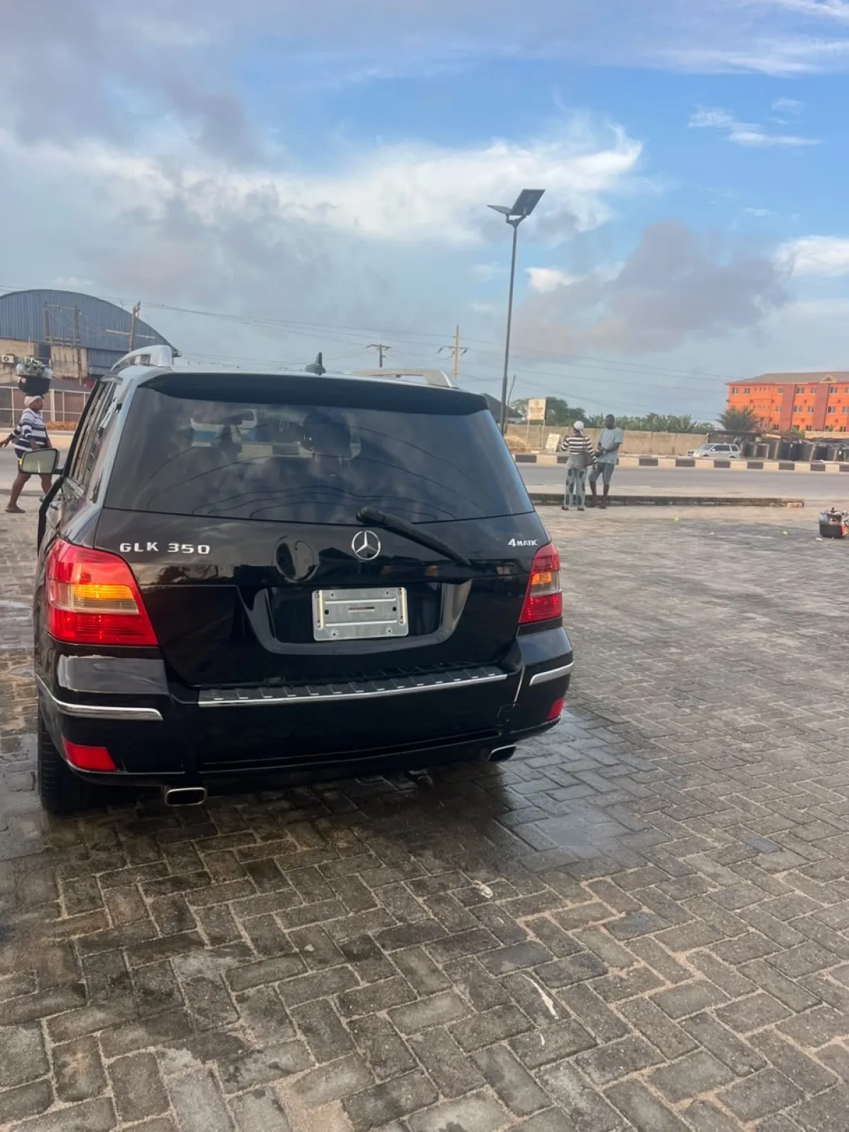 TOKUNBO 2010 Mercedes Benz GLK350 4Matoc Fullest Option - Image 10