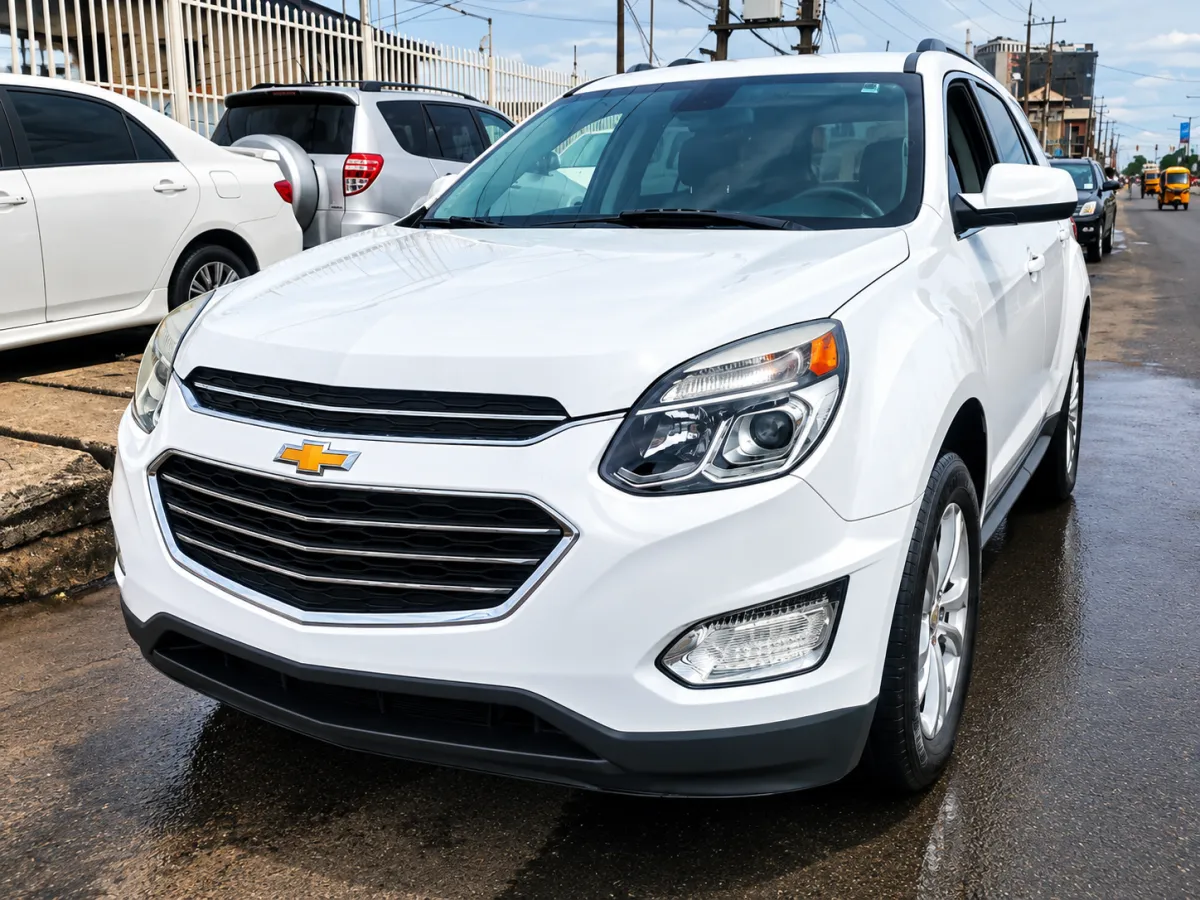 2017 Chevrolet Equinox LT 3. 6L V6 Foreign Used Accident Free - Image 1