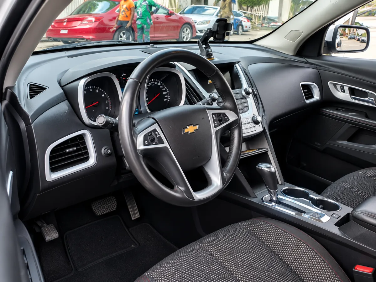2017 Chevrolet Equinox LT 3. 6L V6 Foreign Used Accident Free - Image 3