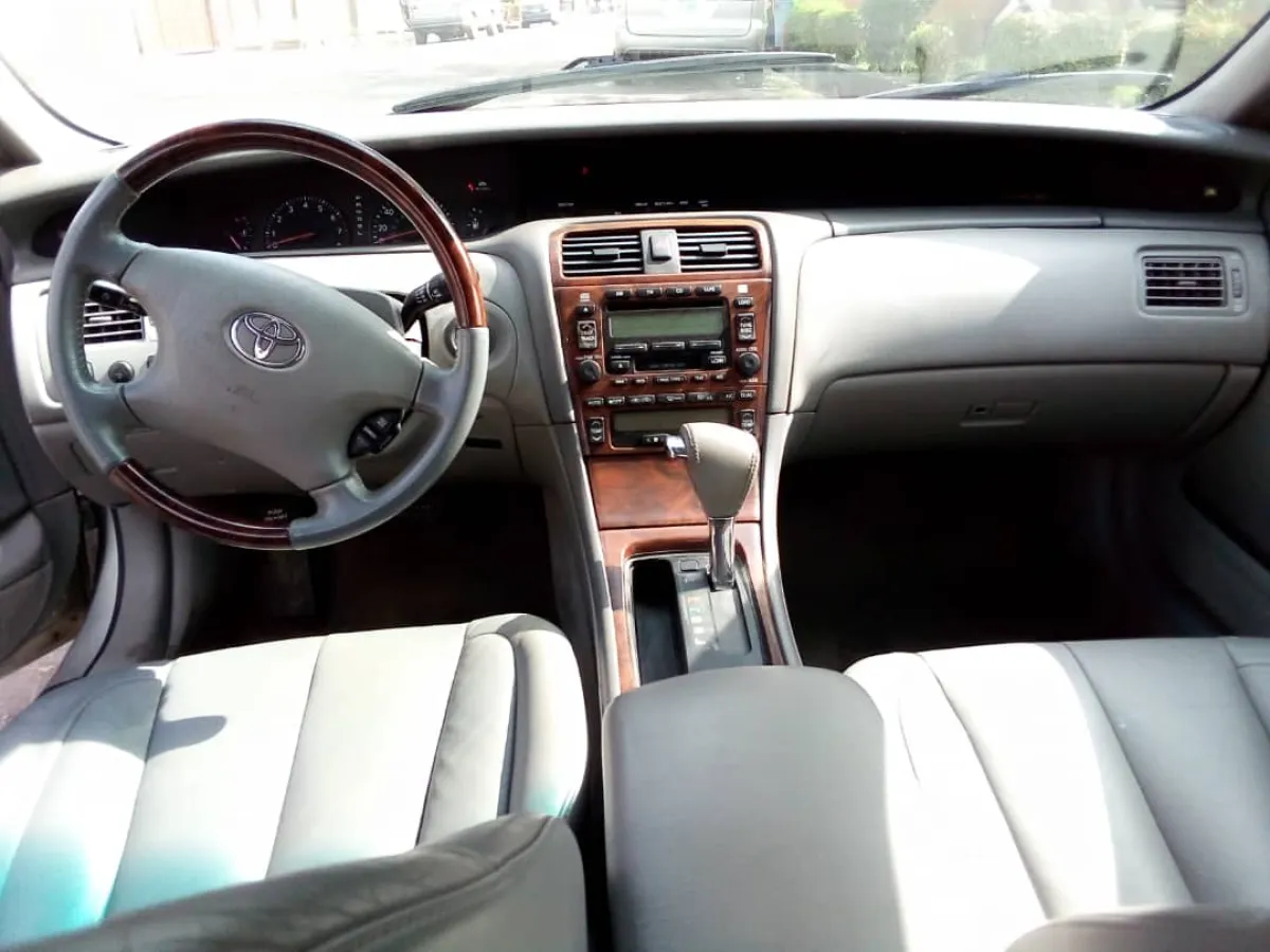 2004 Toyota Avalon Foreign Used Up For Sale - Image 3