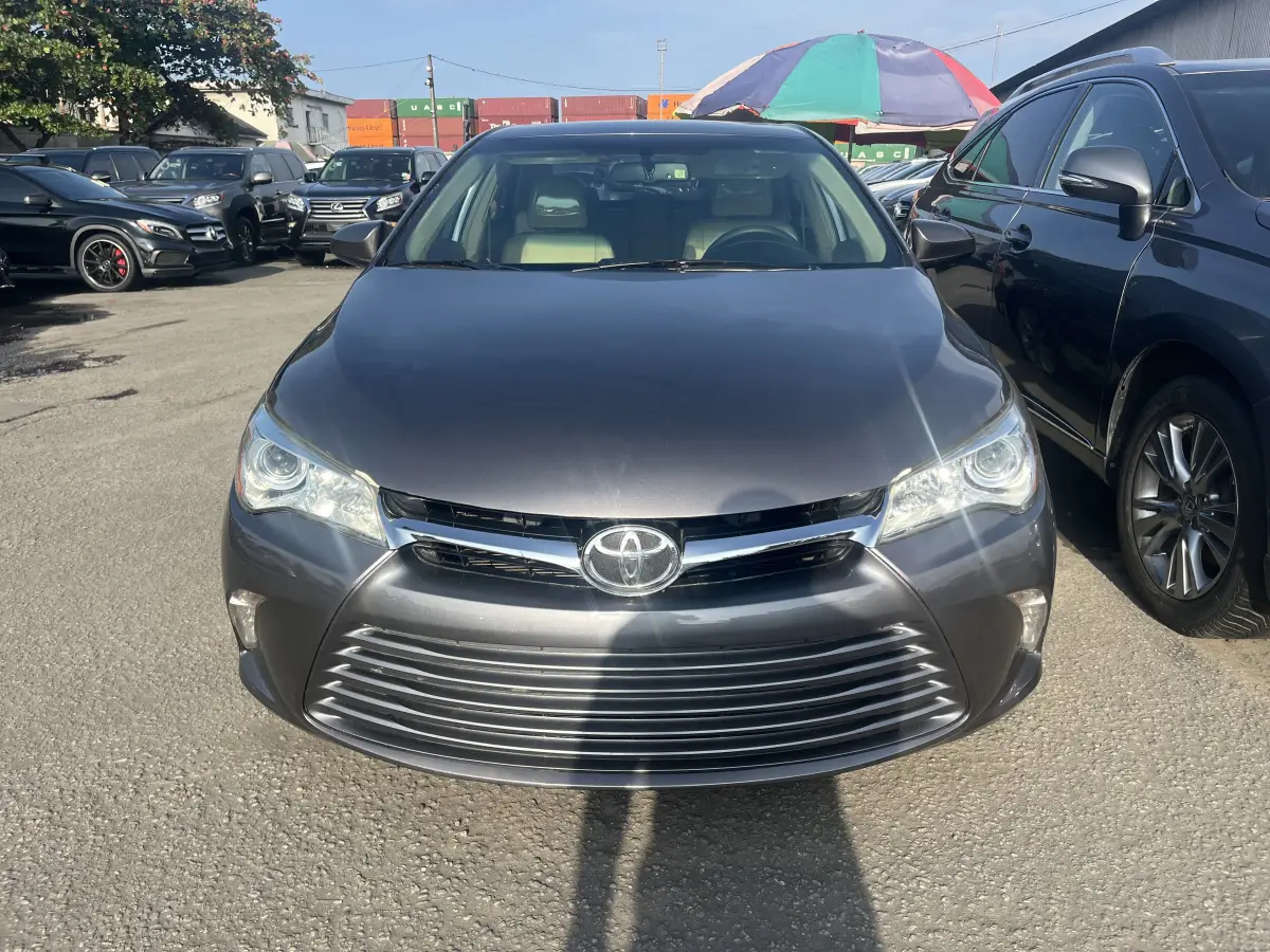 Foreign Used 2016 Toyota camry - Image 2