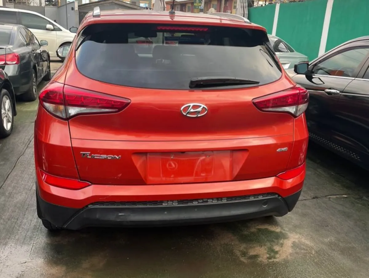2017 Hyundai Tucson - Image 1