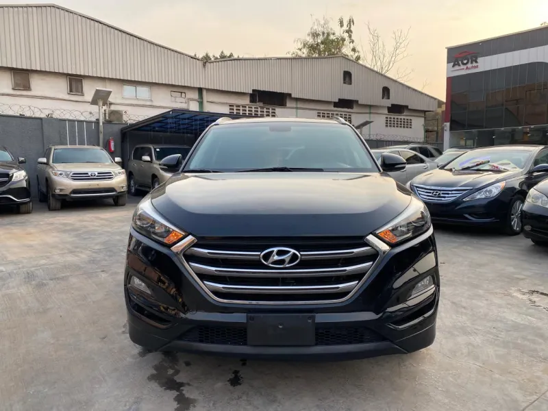 2016 Hyundai Tucson Black, Toks Standard