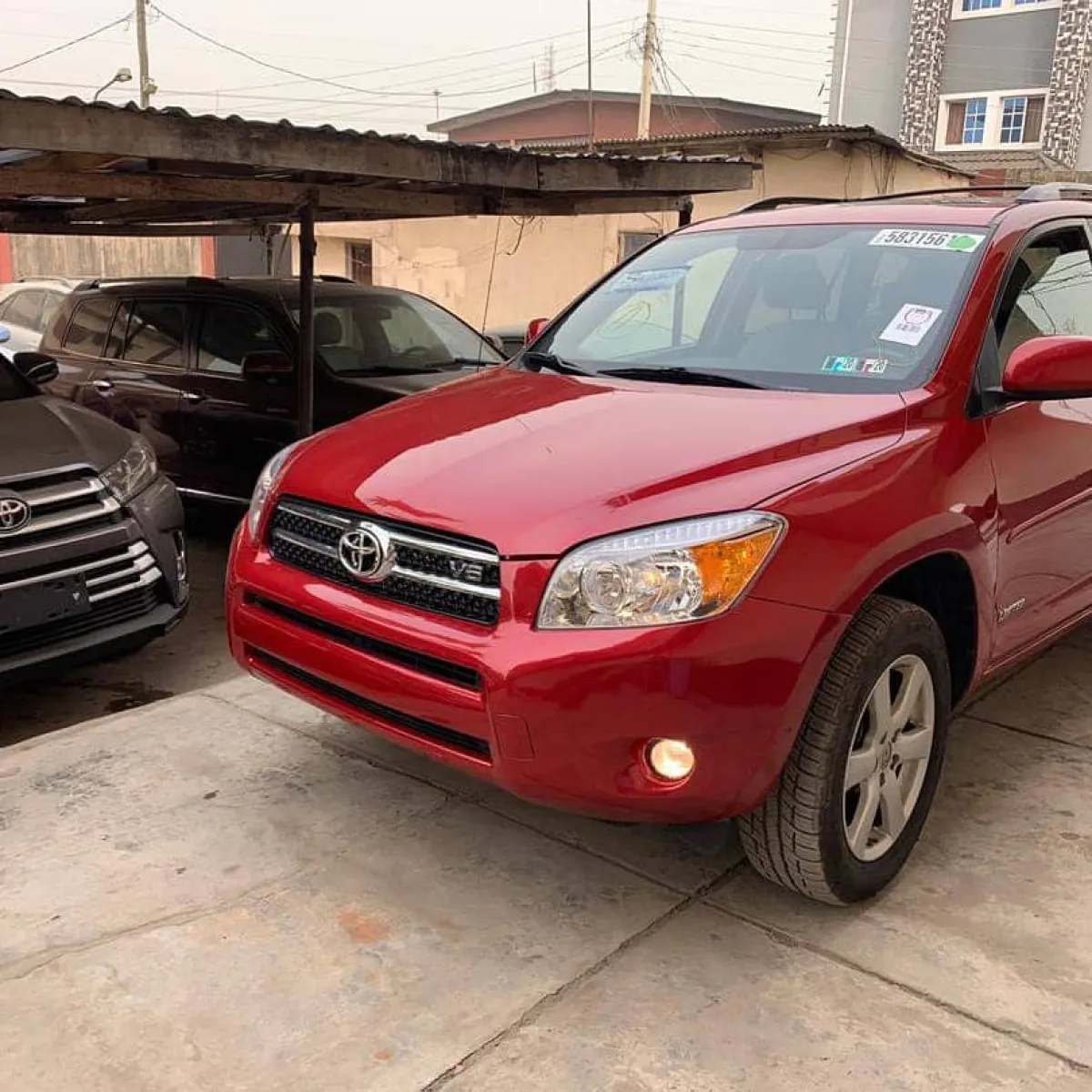 Very sharp Toyota rav4 red - Image 3