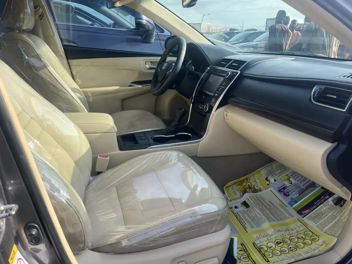 Foreign Used 2016 Toyota camry - Image 4