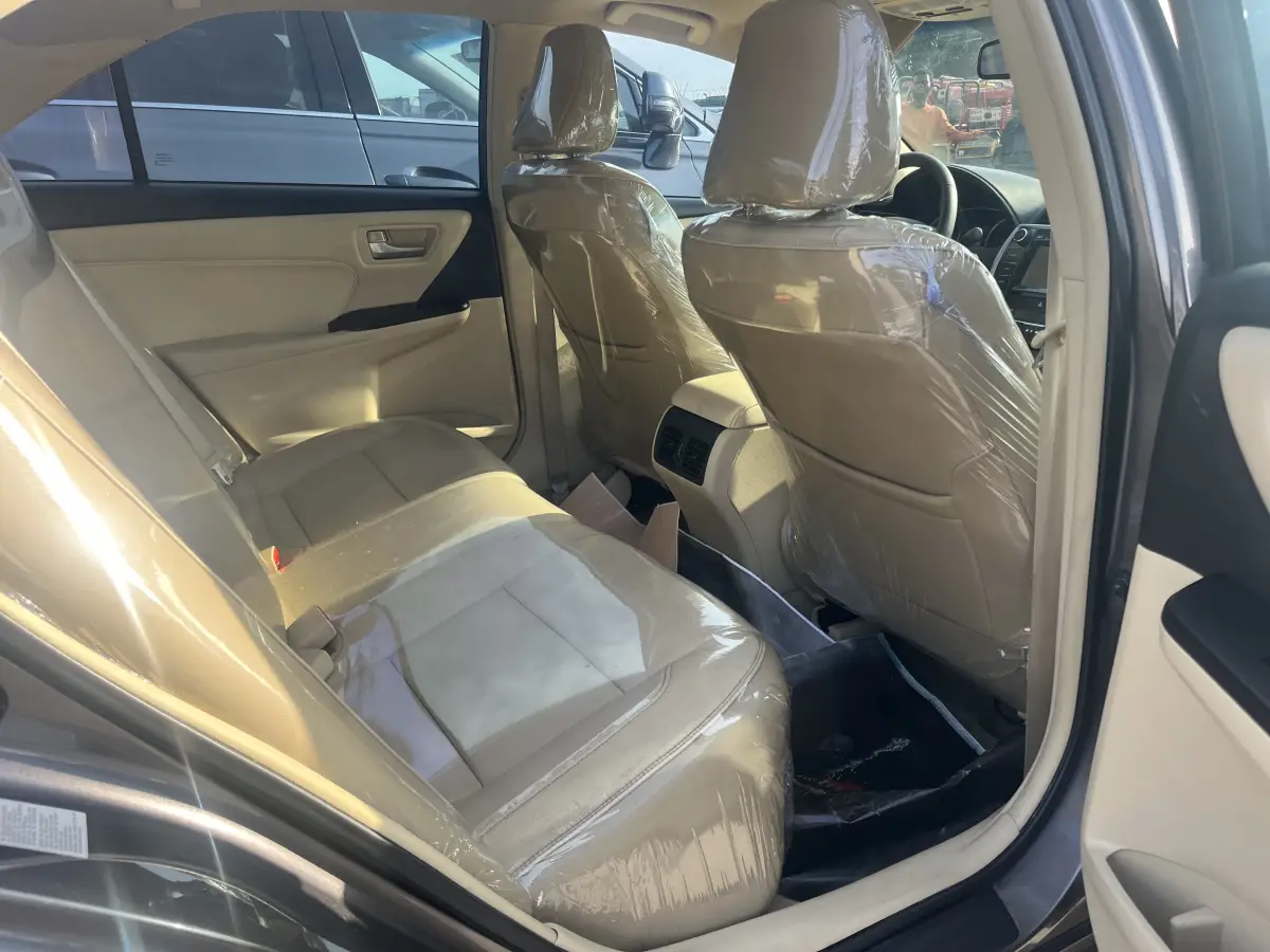 Foreign Used 2016 Toyota camry - Image 5