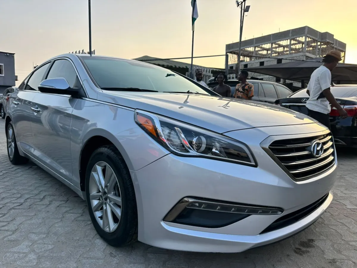 2015 Hyundai Sonata - Image 4