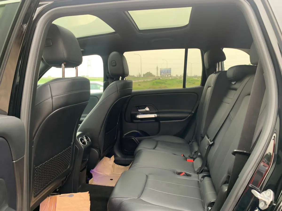 Extremely Clean Foreign Used 2020 Mercedes-benz Glb-250 Full Option - Image 3