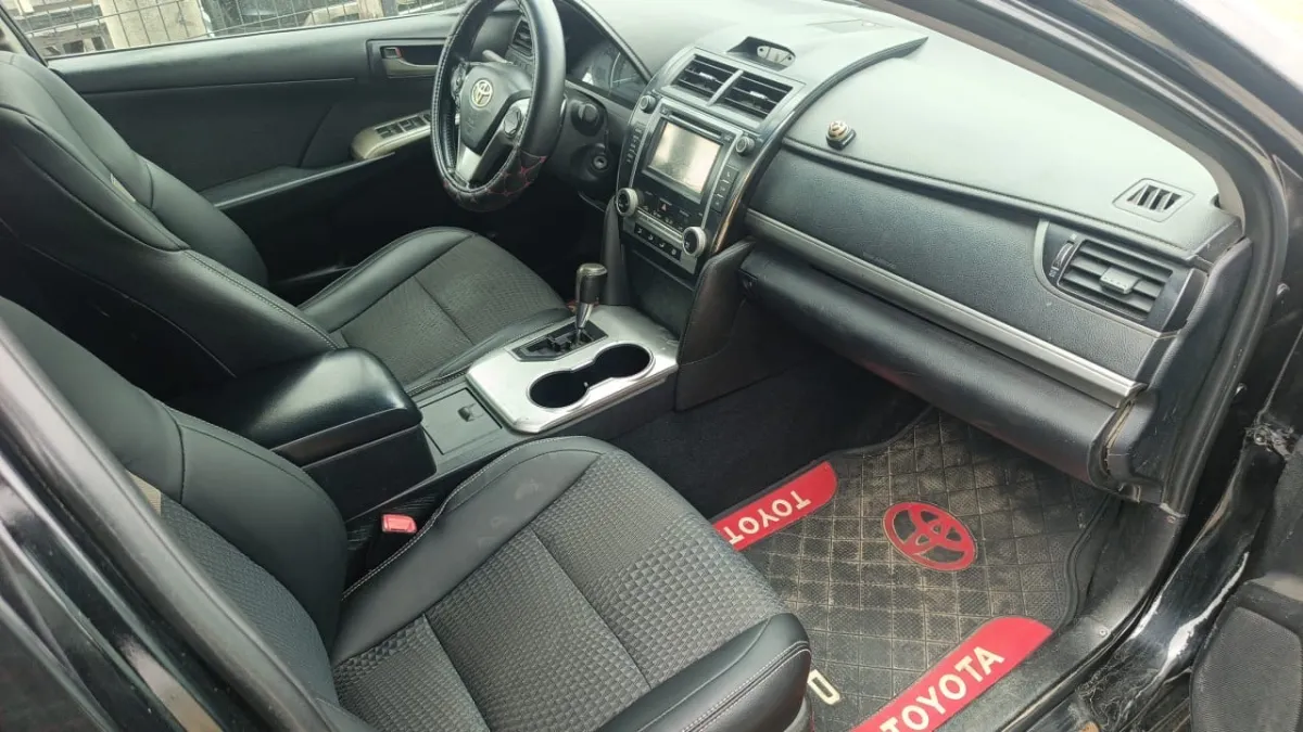 Clean Registered 2013 Toyota Camry SE - Image 3