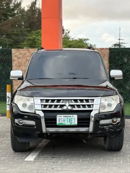 Super Clean First Body 2010 Mitsubishi Pajero V6