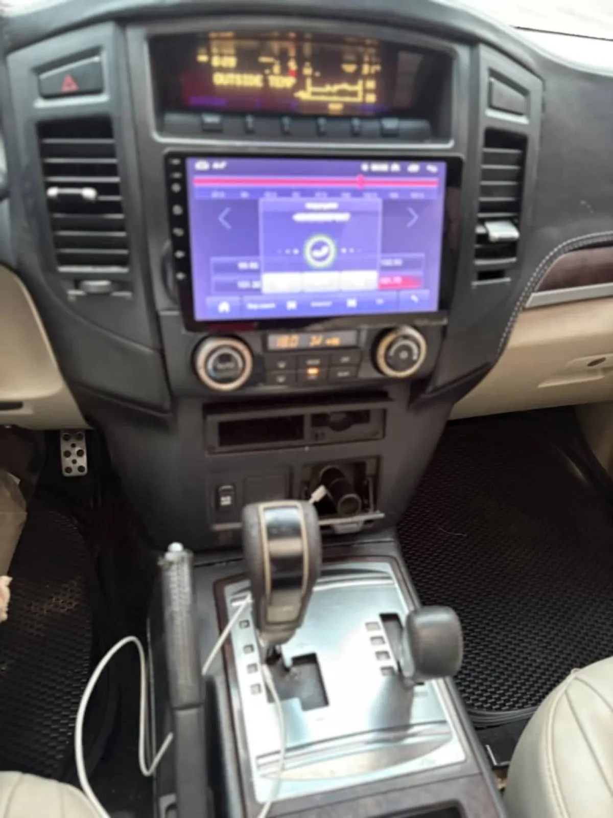 Super Clean First Body 2010 Mitsubishi Pajero V6 - Image 2