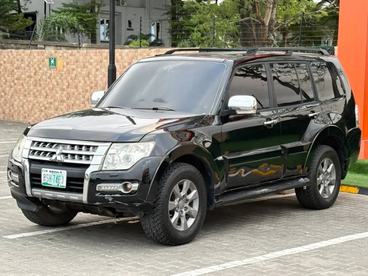 Super Clean First Body 2010 Mitsubishi Pajero V6 - Image 8