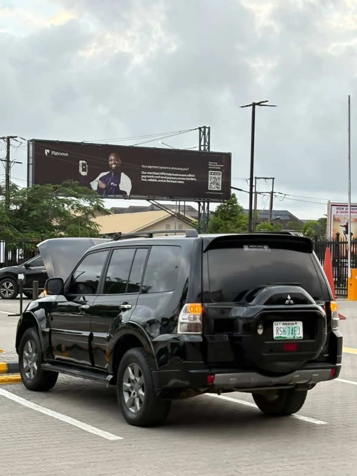 Super Clean First Body 2010 Mitsubishi Pajero V6 - Image 9