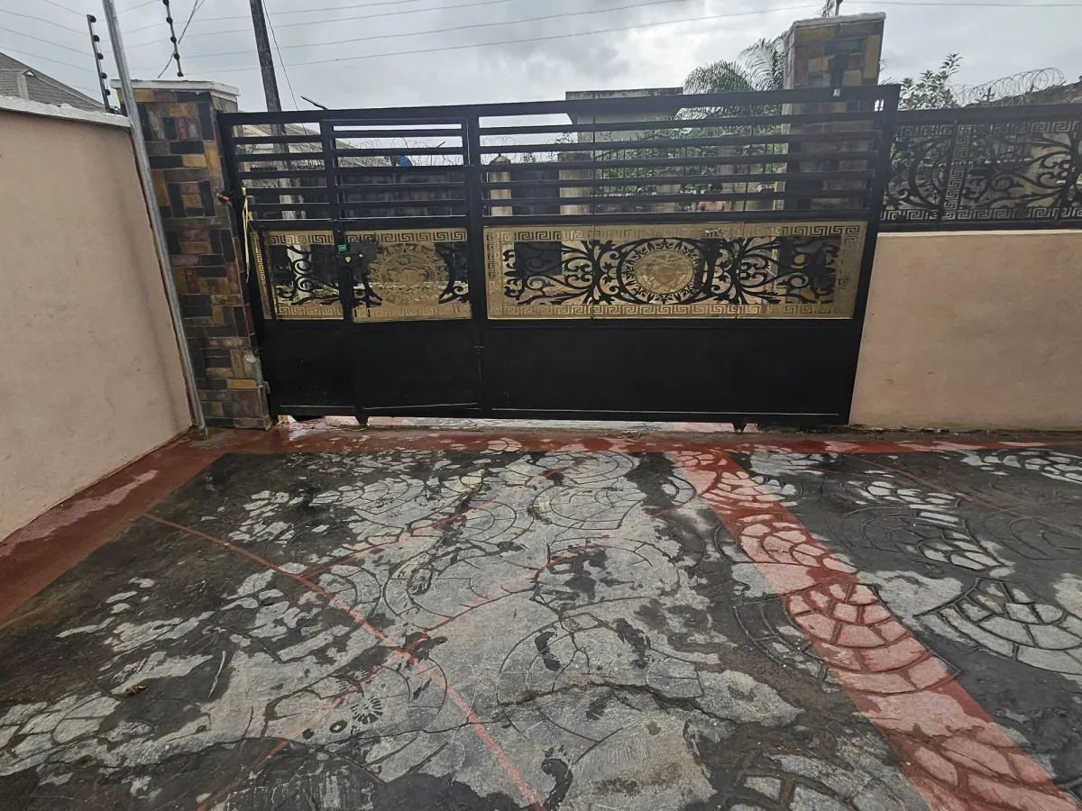 3 bedroom apartment in Abeokuta North - Image 2