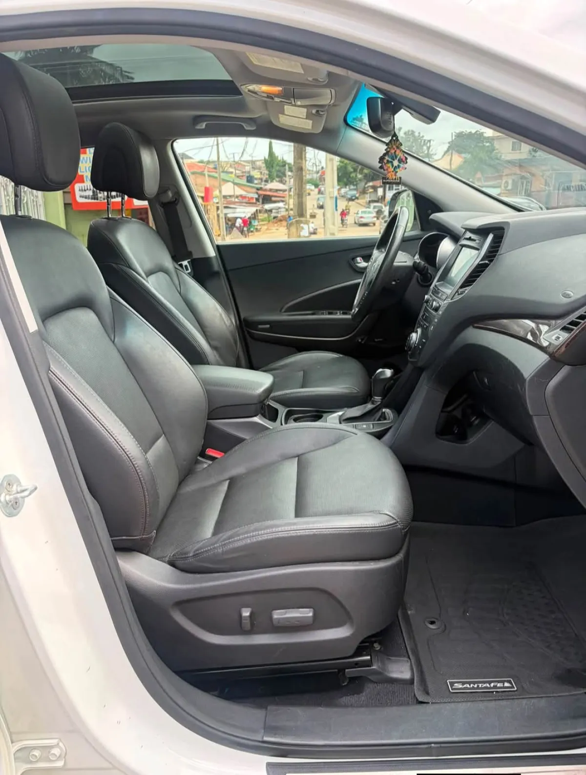 Direct tokunbo 2017 hyundai santafe - Image 3