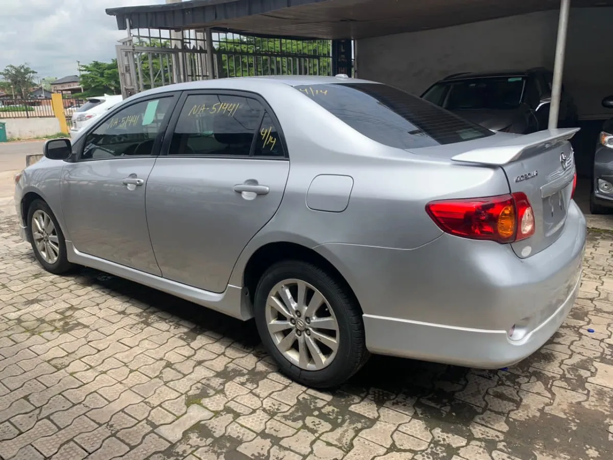 Toyota Corolla 2010 - Image 1