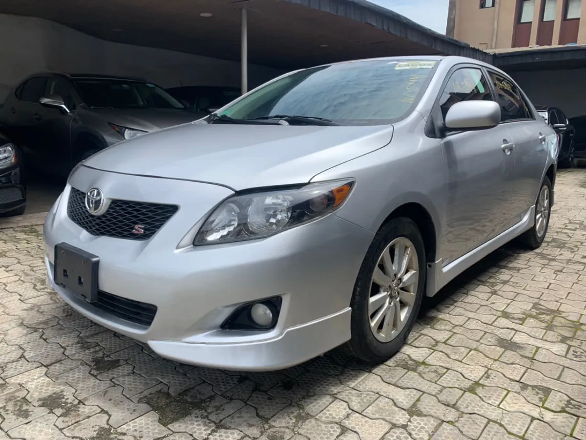 Toyota Corolla 2010 - Image 3