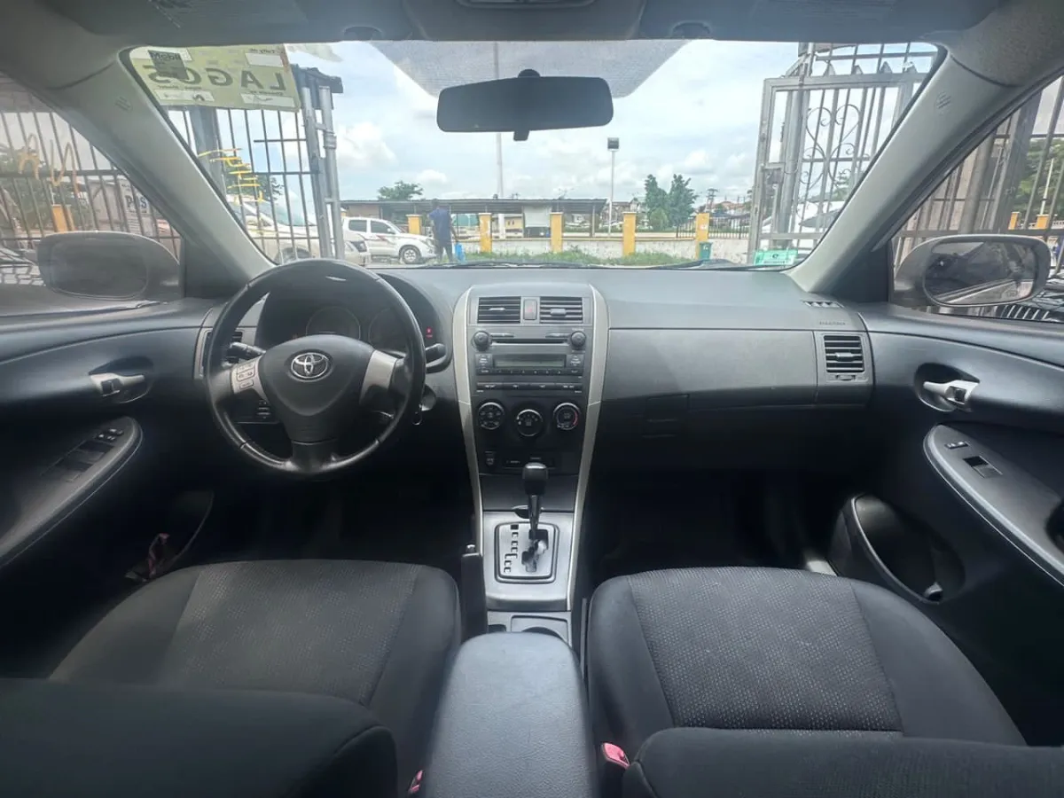 Toyota Corolla 2010 - Image 5