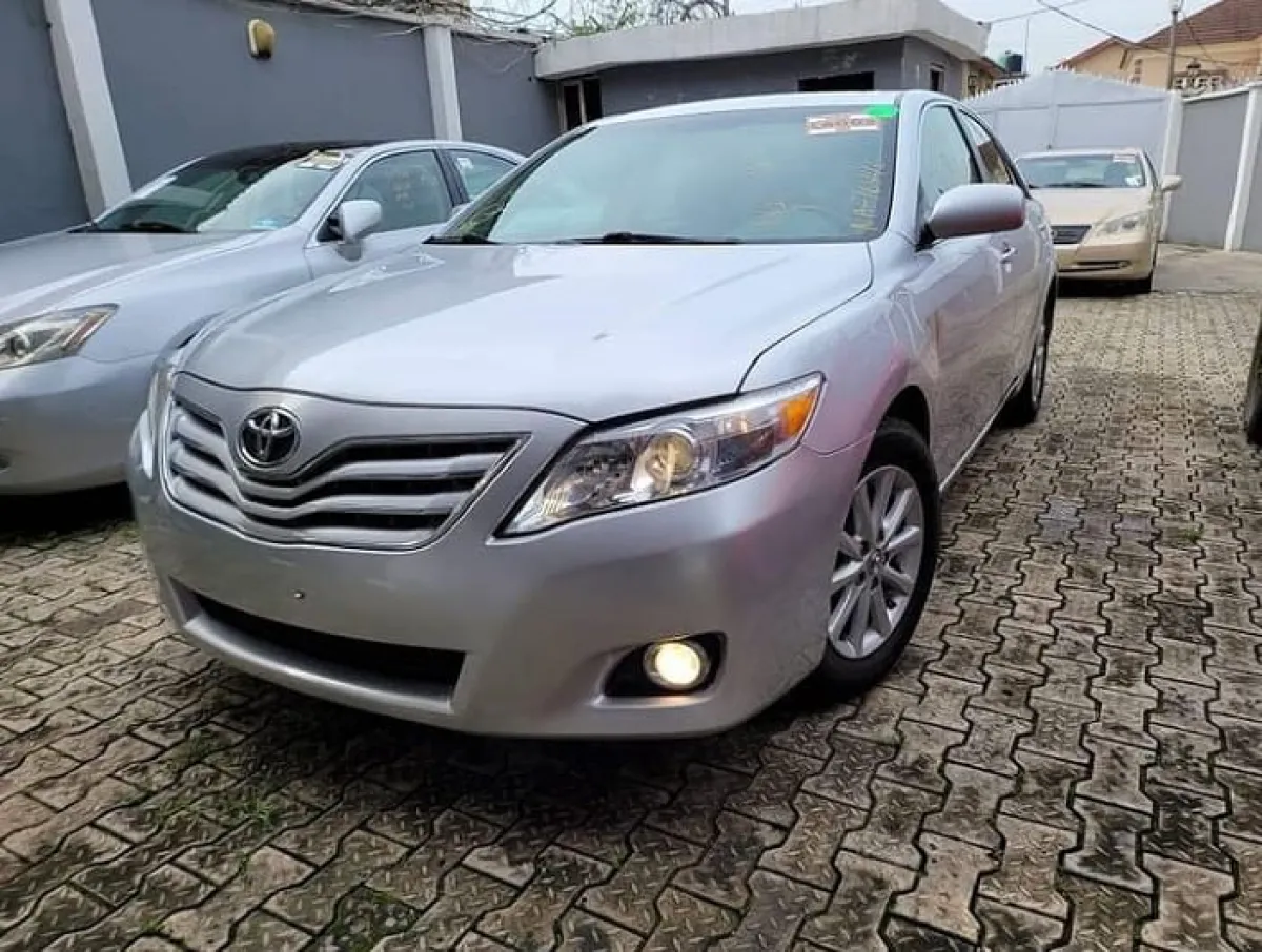 Toyota Camry XLE 2011 v4 plugs - Image 1