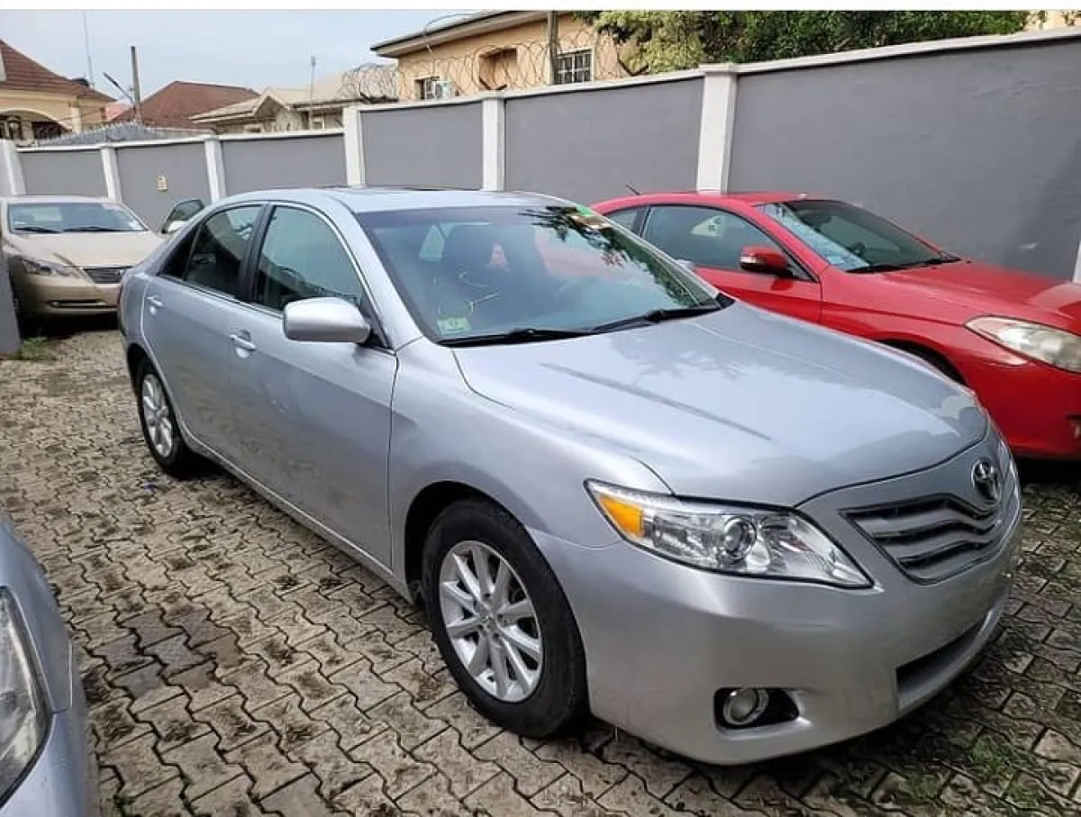 Toyota Camry XLE 2011 v4 plugs - Image 2
