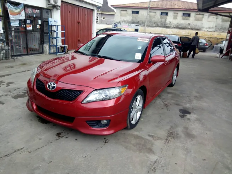 Red Toyota camry 2010