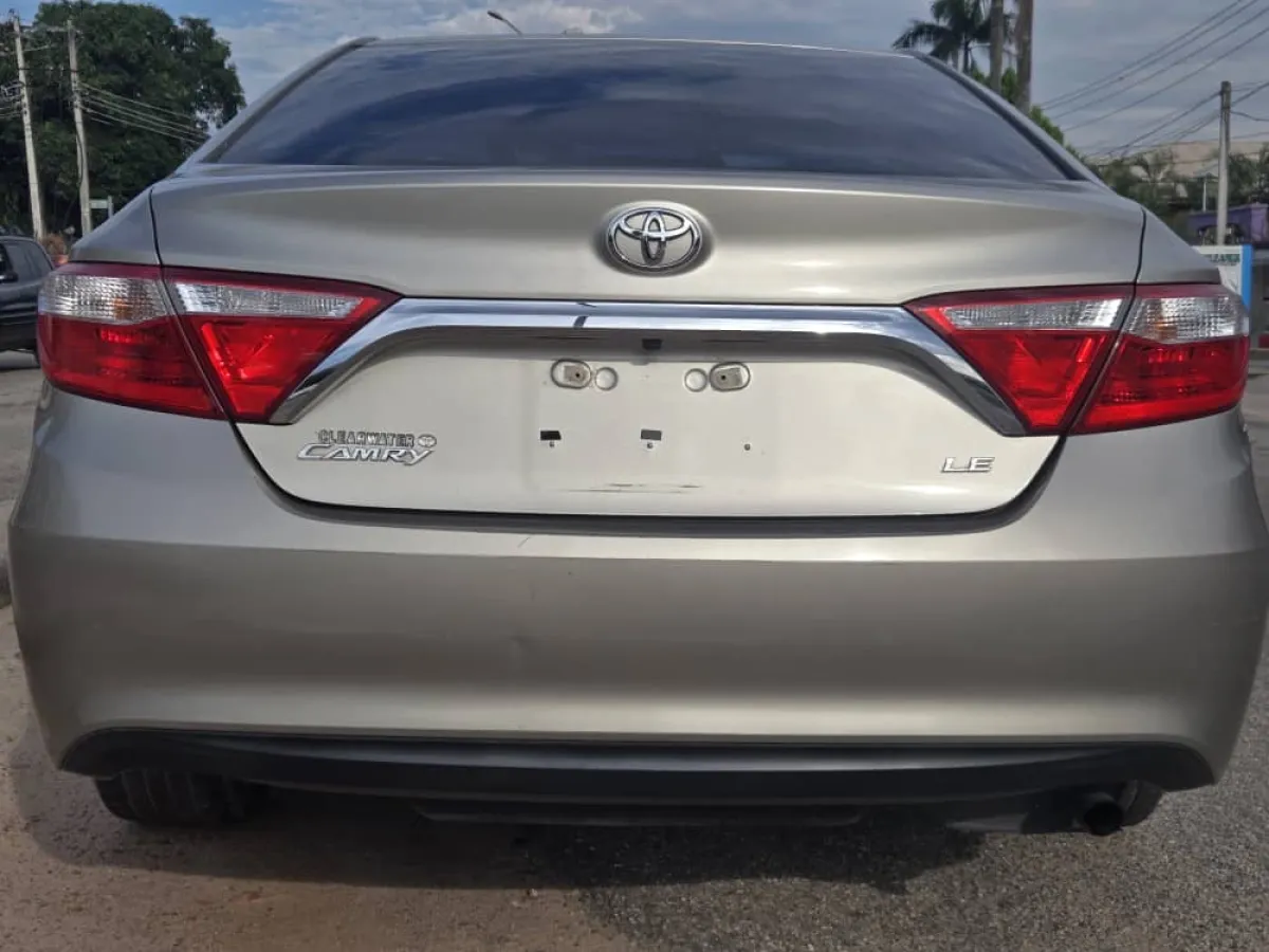 Toyota Camry 2016 LE - Image 3
