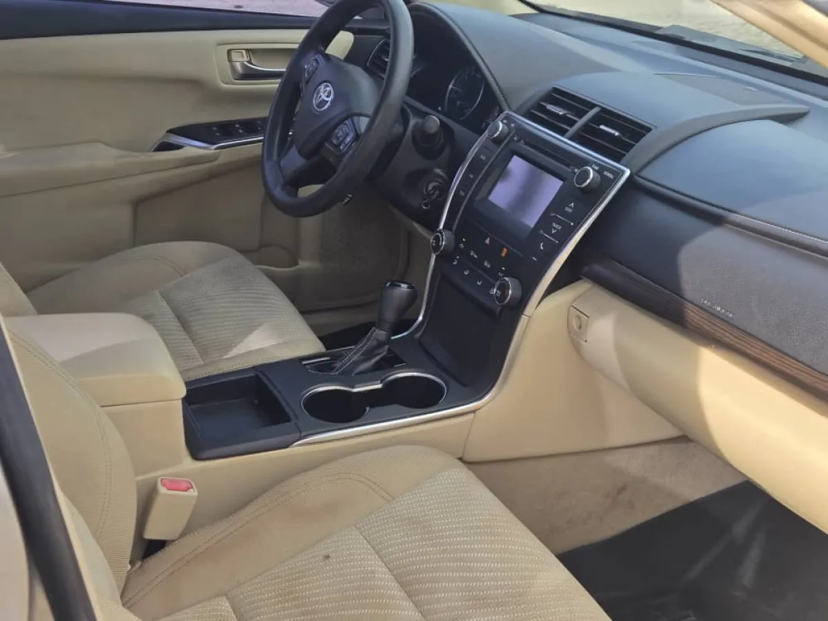 Toyota Camry 2016 LE - Image 4
