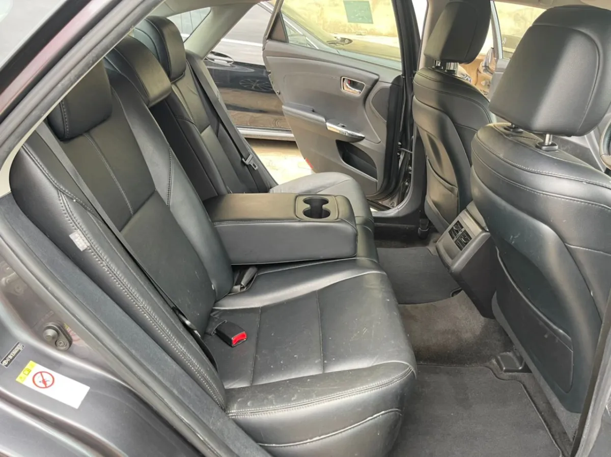 2017 Model Toyota Avalon Xle Toks Full Option Selling Cheap And Fast - Image 1
