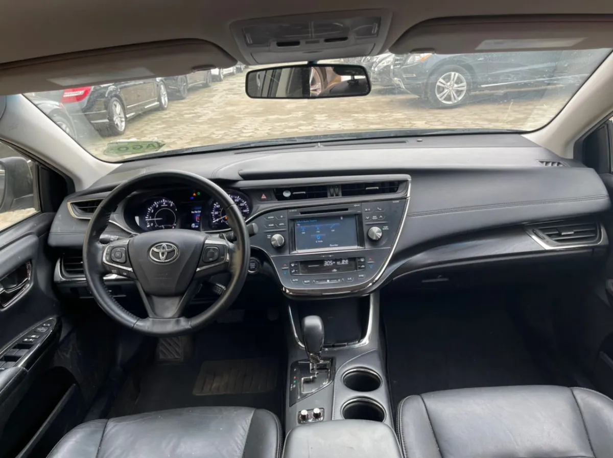 2017 Model Toyota Avalon Xle Toks Full Option Selling Cheap And Fast - Image 2