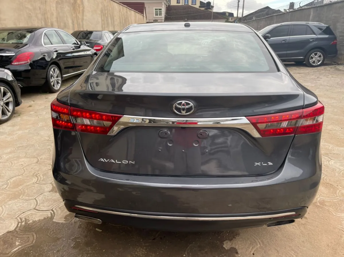 2017 Model Toyota Avalon Xle Toks Full Option Selling Cheap And Fast - Image 3