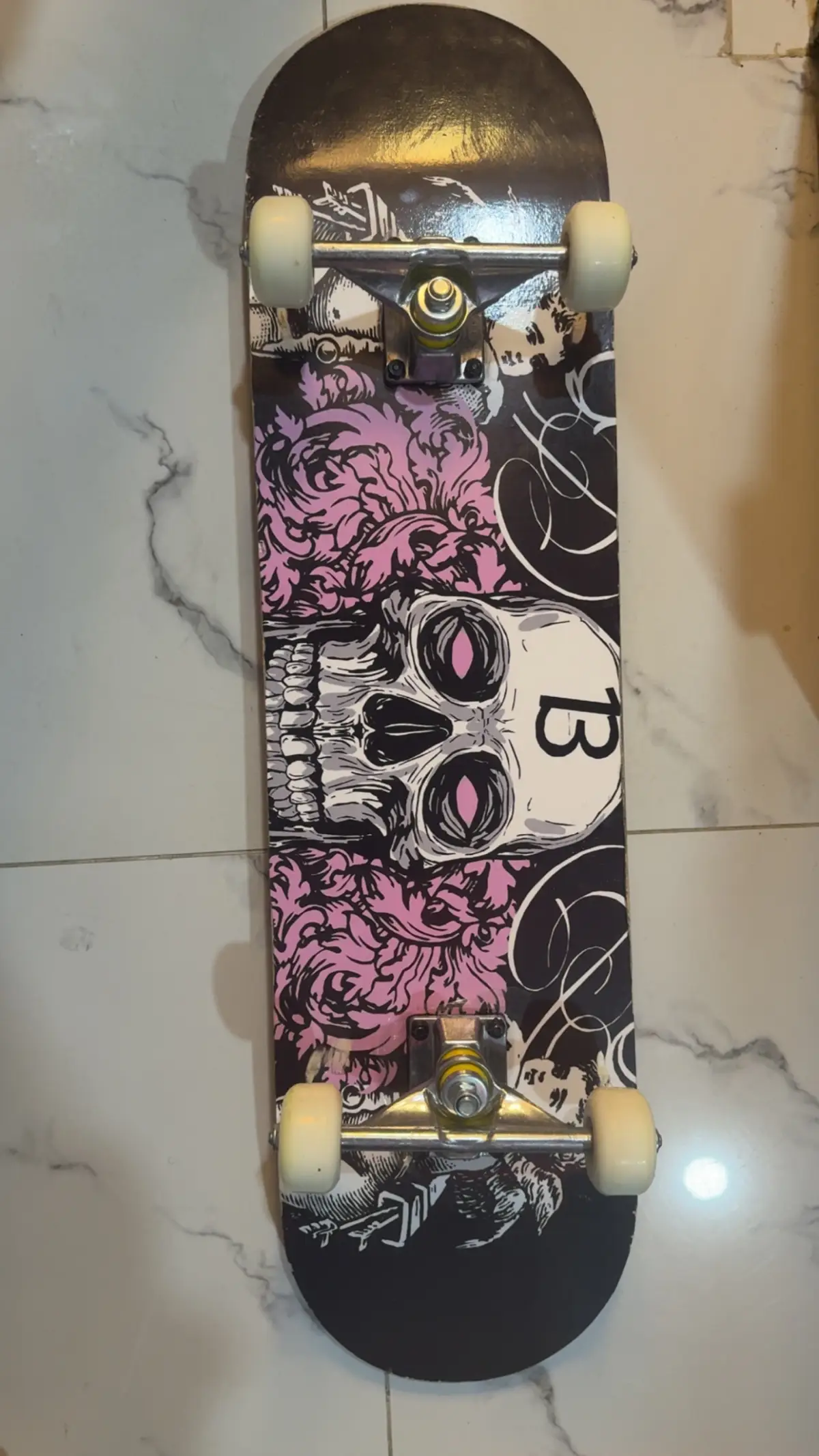 Skateboard - Image 1