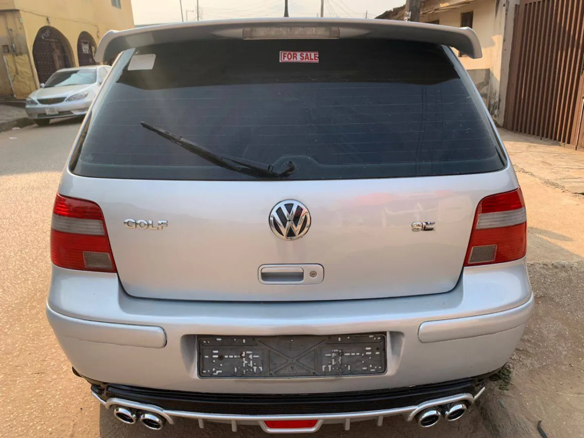 Neatly used Volkswagen Golf 4 Sport - Image 1