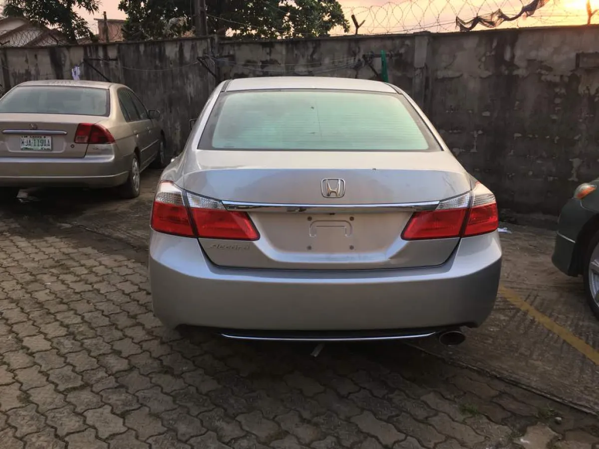 2013 Honda Accord Sedan - Image 2