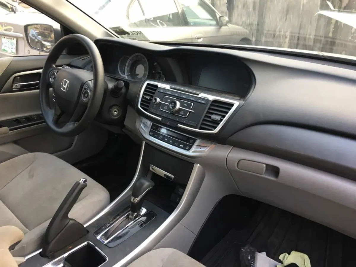 2013 Honda Accord Sedan - Image 4