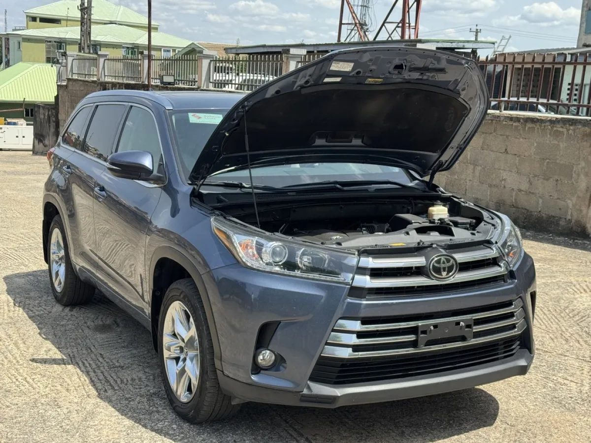 Toyota Highlander 2018 Model Limited AWD Fullest Option - Image 2