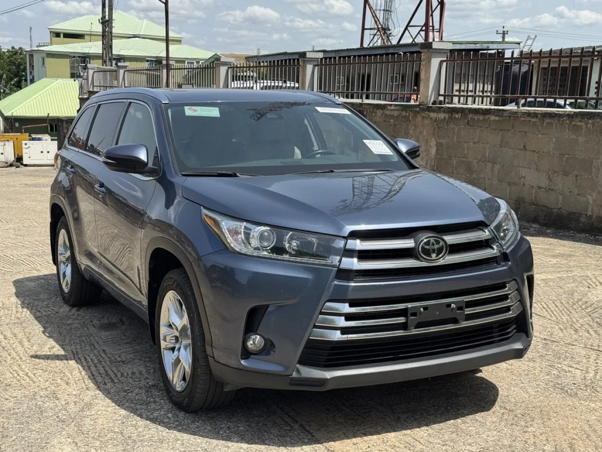 Toyota Highlander 2018 Model Limited AWD Fullest Option - Image 4