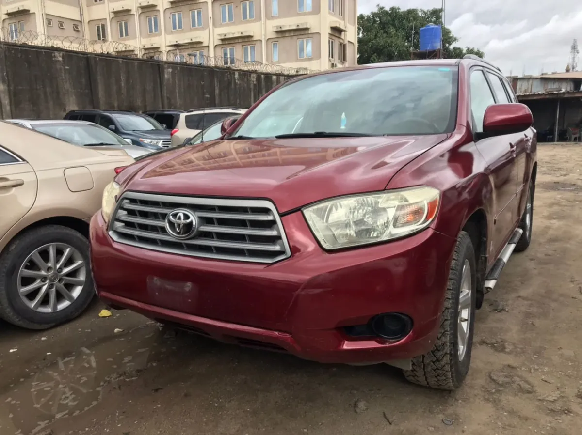 Used Toyota Highlander 2009 With Leather Seats Very Neat Interior - Image 2