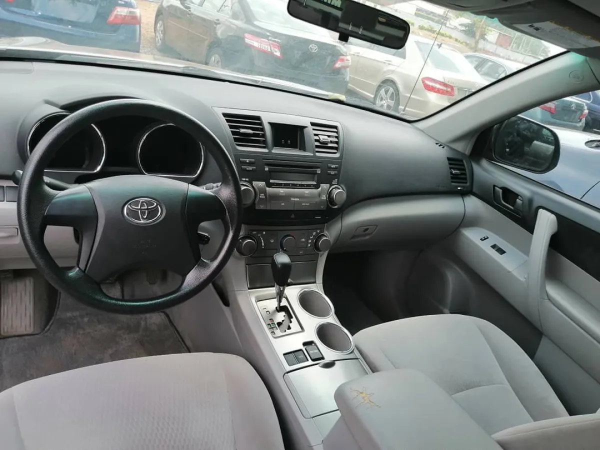 2009 Toyota Highlander With Original Duty - Image 2