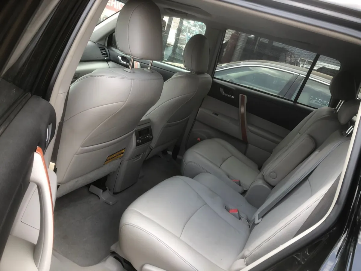 Super toyota highlander - Image 3