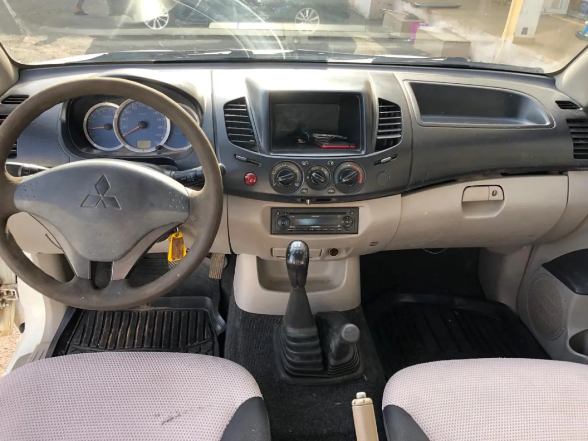 Mitsubishi L200 With Auxiliary - Image 3