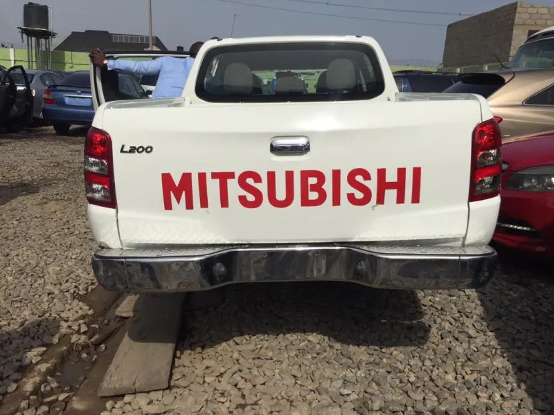 2015 Mitsubishi L200 Pick