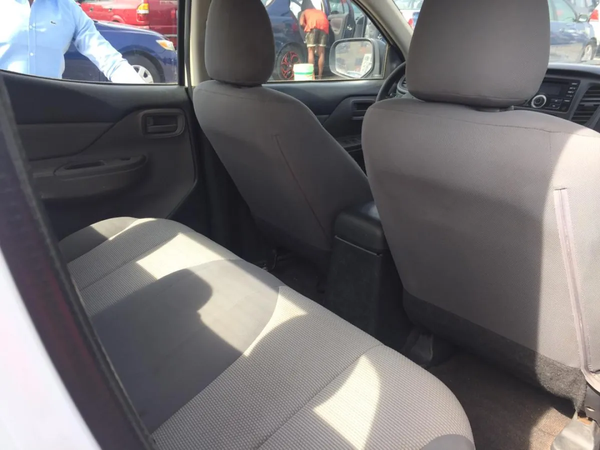 2015 Mitsubishi L200 Pick - Image 2